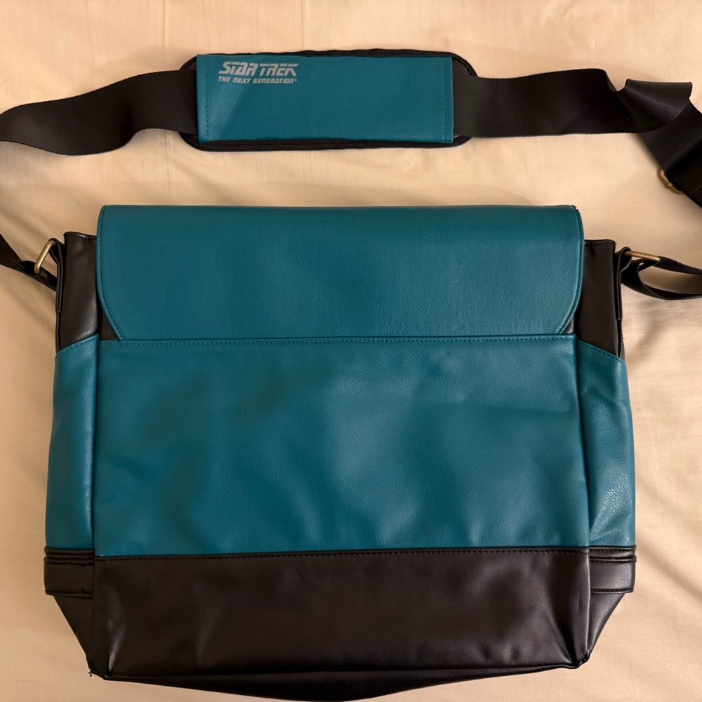 Star Trek: The Next Generation Laptop Messenger Bag (Science Blue) - Picture 2 of 9